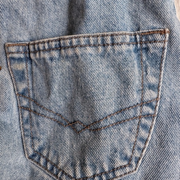 Vintage Gap Light Wash CROPPED Denim Vest with Front Pockets - Picture 5 of 7